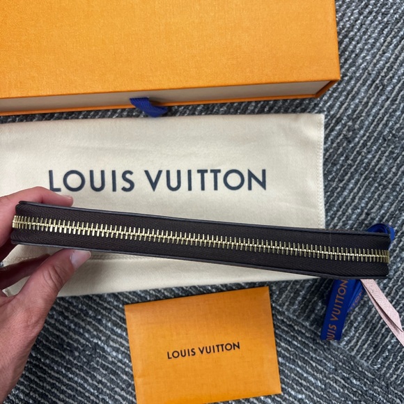 LOUIS VUITTON DAMIER EBENE CLEMENCE WALLET ZIP AROUND LONG - Picture 2 of 15